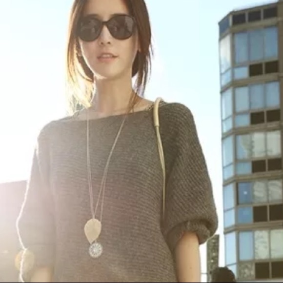 ❤️gorgeous gold leaf statement sweater necklace - Picture 7 of 8